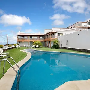 https://linaje-del-pago-listan-negro.adeje-hotels.com